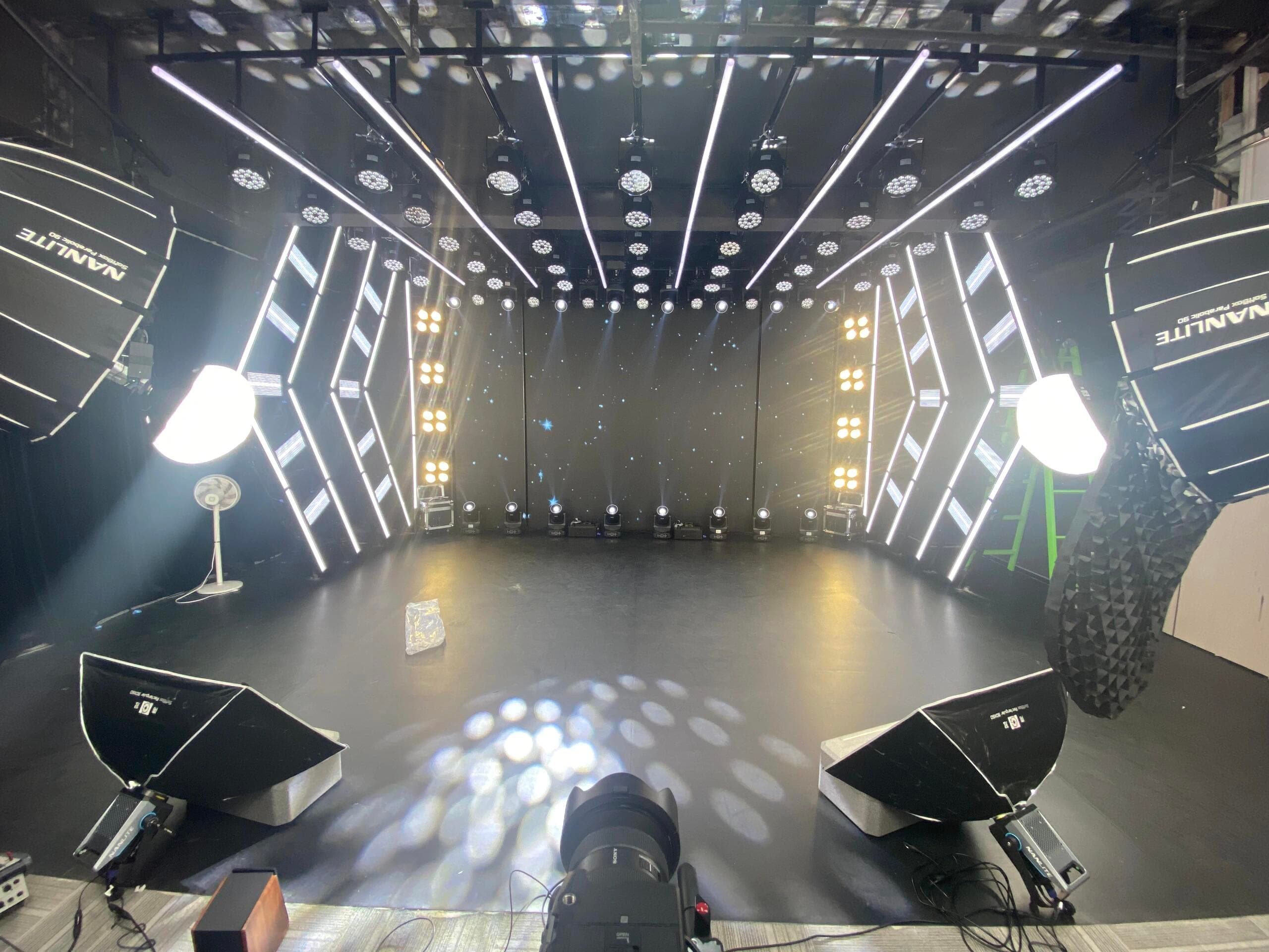 Full-Matrix Broadcast Studio