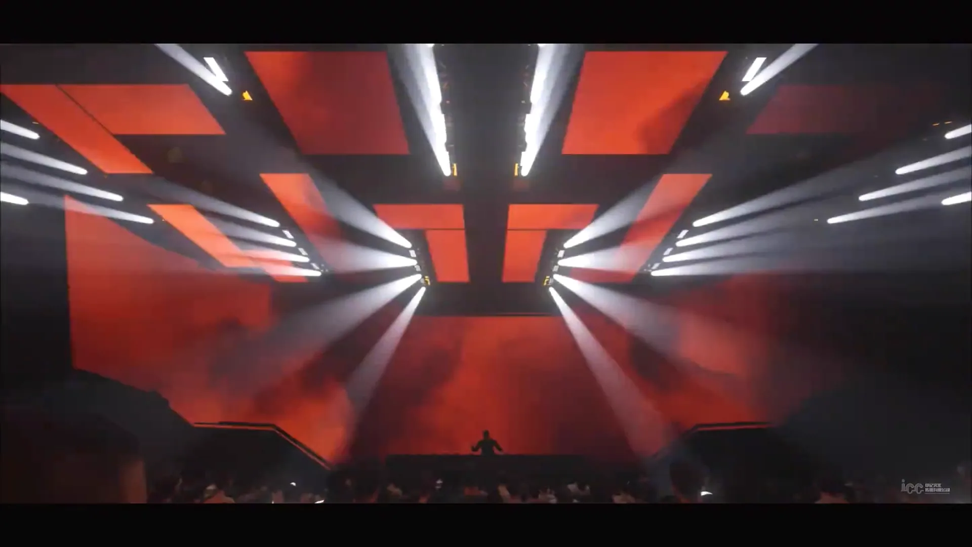 Atlantis Club red and white ceiling geometry with intense beam lighting